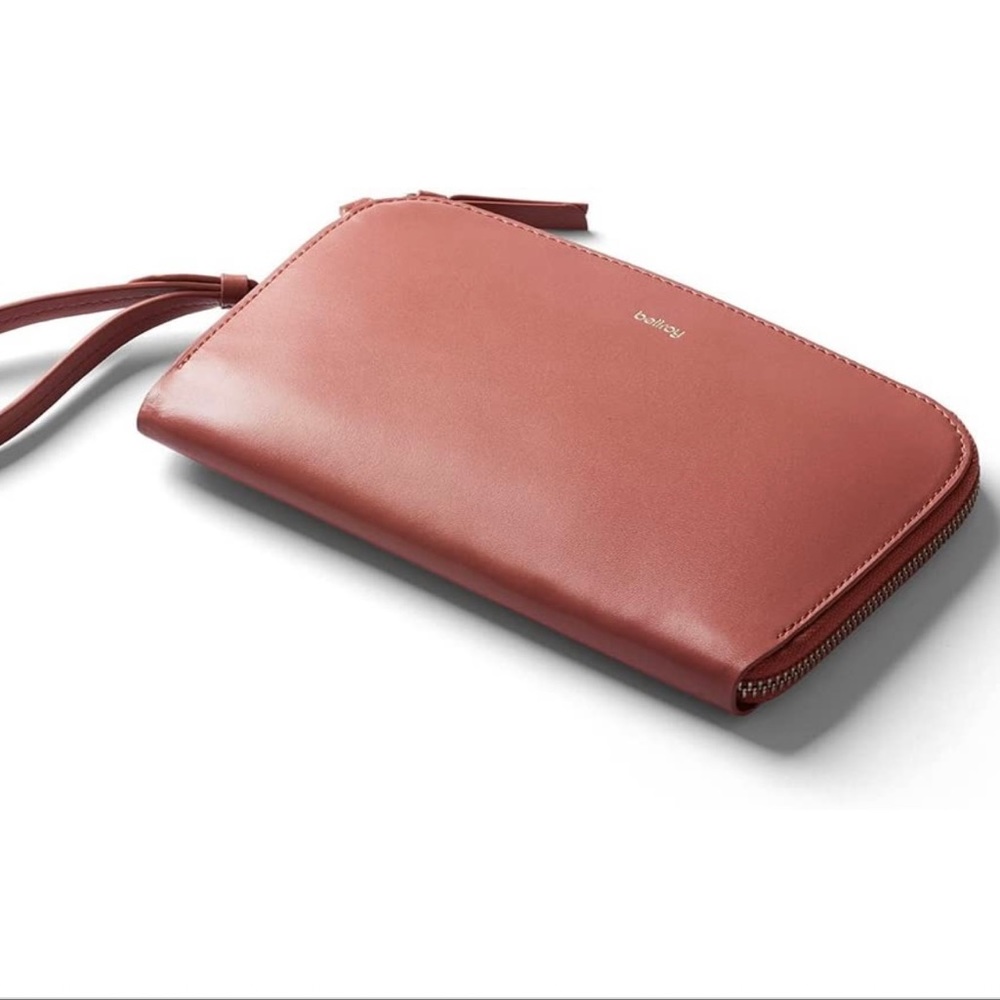 Bellroy Clutch